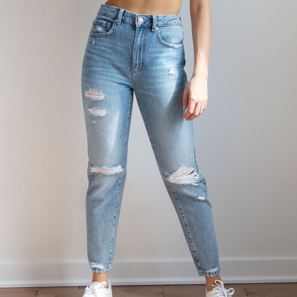 Women’s Boyfriend Distressed Jeans